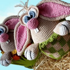 Schlüpfende Osterhasen