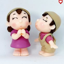 Kinder Paar Zipfelmütze Kuss Romantische Figuren