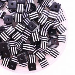 Perlen_Beads_Wuerfel_gestreift_schwarzweiss1