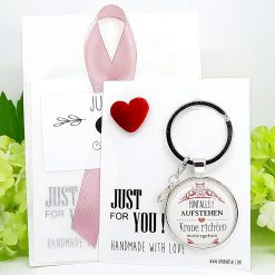 Schlüsselanhänger Aufstehen und Krone richten Geschenk 04