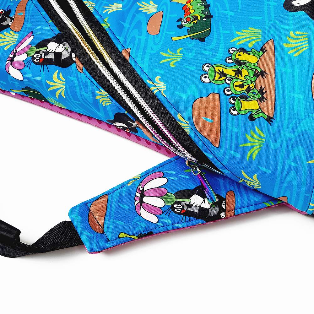 Crossbag Rucksack für Kinder Softshell Der kleine Maulwurf Regentag berry 4